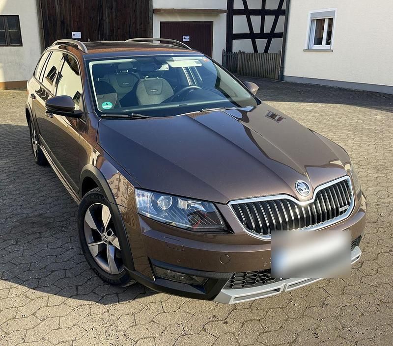 Gebraucht Skoda Octavia 184 PS (135 kW) 2014 Braun Kleinwagen
