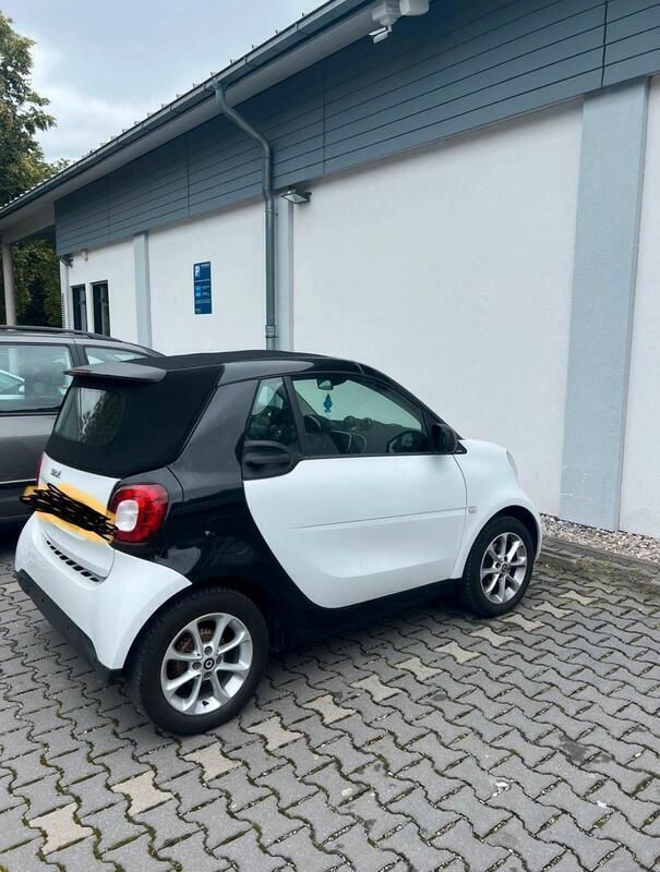 Weiß Gebraucht 2017 Smart ForTwo Cabrio Cabrio | 9.900 € (Fairer Preis) - Bild 1/2