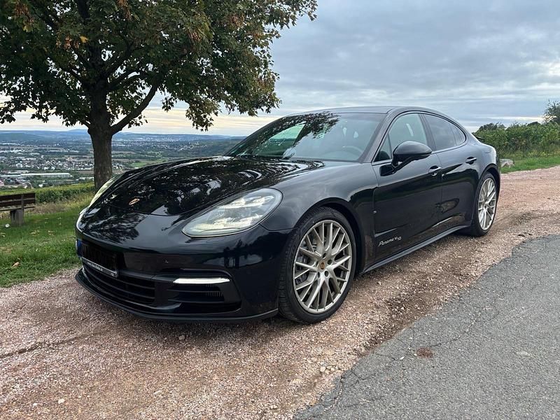 Schwarz Gebraucht 2020 Porsche Panamera Edition Limousine | 72.000 € (Teuer) - Bild 1/4