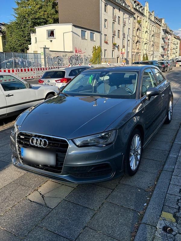 Grau Gebraucht 2014 Audi A3 Sportback S-Line Kombi | 15.100 € (Fairer Preis) - Bild 1/4