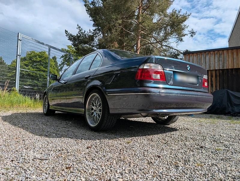 Second-hand BMW 540 286 CP (210 kW) 2000 Verde Berlinǎ