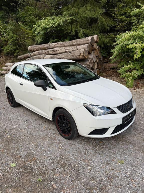 Weiß Gebraucht 2015 Seat Ibiza Kleinwagen | 5.600 € (Guter Preis) - Bild 1/4
