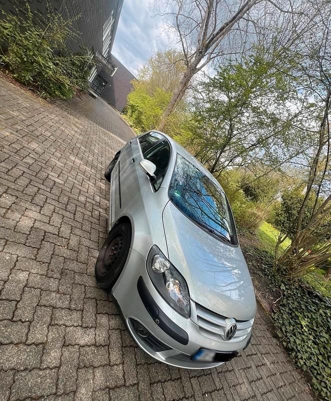 Second-hand VW Golf 105 CP (77 kW) 2006 Gri Monovolum