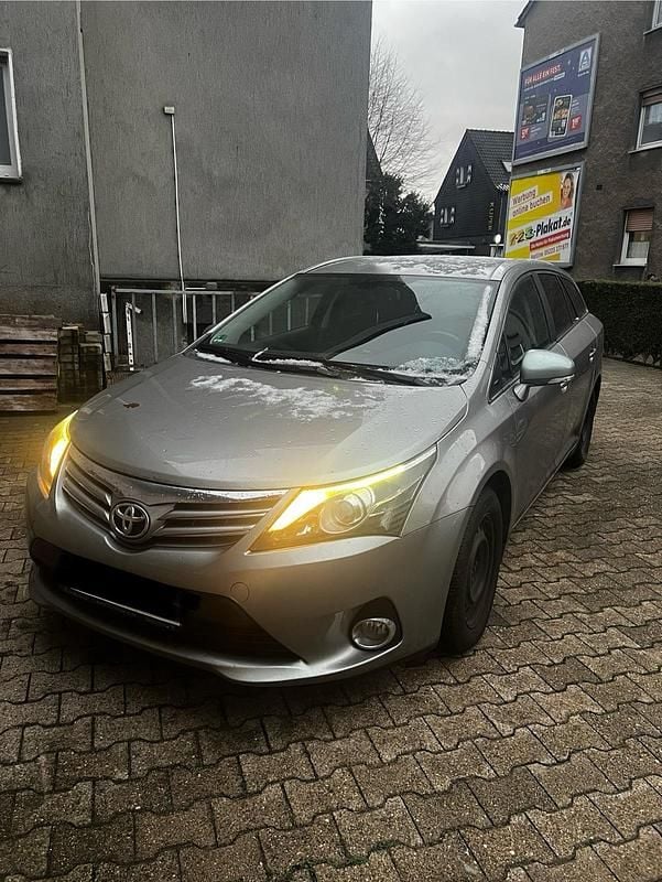Gebraucht Toyota Avensis T2 124 PS (91 kW) 2012 Grau Kombi