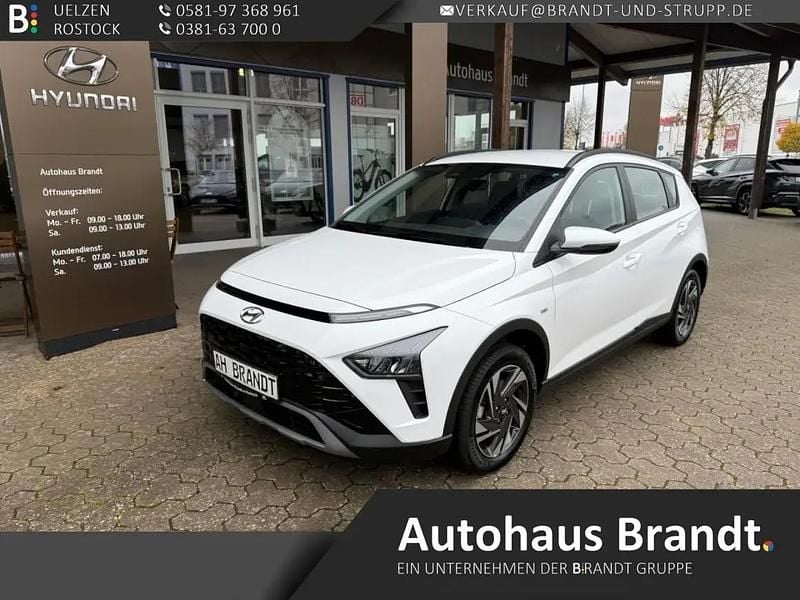 Atlas white / sol Gebraucht 2024 Hyundai Bayon Trend SUV | 17.990 € (Guter Preis) - Bild 1/1