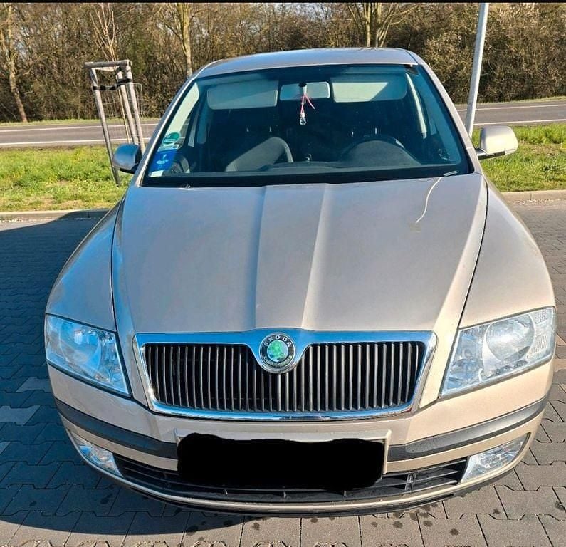 Gebraucht Skoda Octavia Ambiente 116 PS (85 kW) 2005 Gelb Limousine
