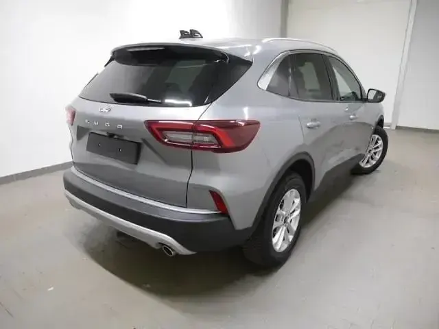 Używany Ford Kuga Titanium 186 KM (136 kW) 2024 Srebrny SUV