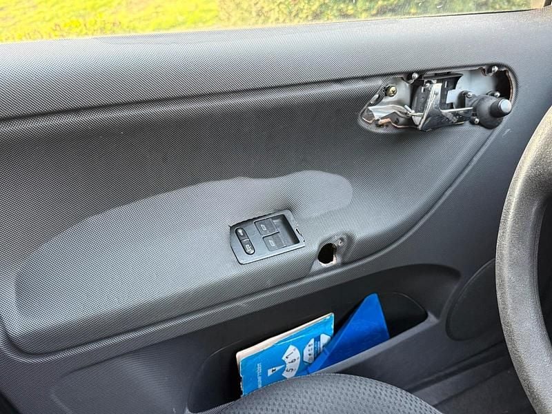 Gebraucht VW Polo 60 PS (44 kW) 2001 Silber Kleinwagen