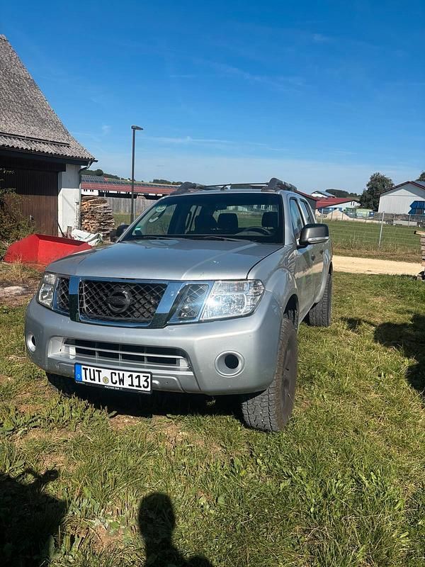 Silber Gebraucht 2011 Nissan Navara Abholung | 9.500 € (Fairer Preis) - Bild 1/4