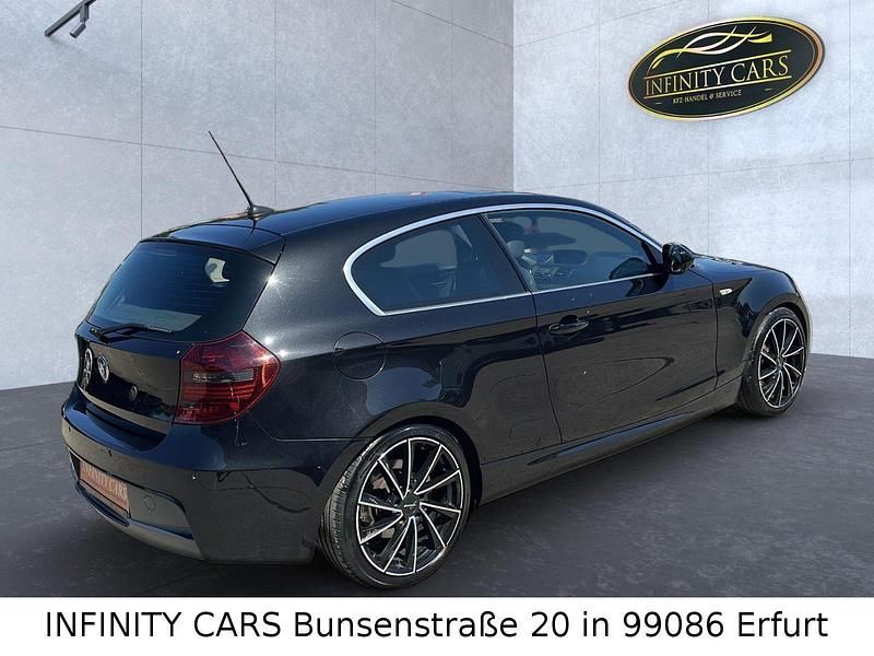 Gebraucht BMW 123 Sport Line 204 PS (150 kW) 2010 Schwarz Kleinwagen