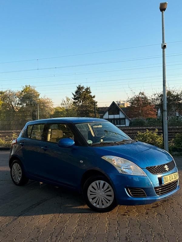 Second-hand Suzuki Swift 92 CP (67 kW) 2011 Albastru Hatchback