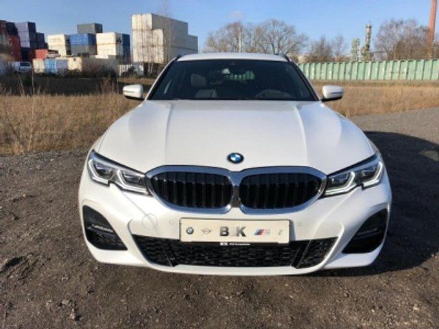 Gebraucht BMW 320 M Sport 184 PS (135 kW) 2020 Weiß metallic Kombi