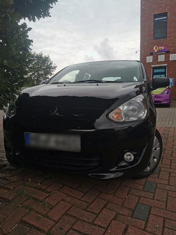 Schwarz Gebraucht 2015 Mitsubishi Space Star Kleinwagen | 4.400 € (Guter Preis) - Bild 1/4