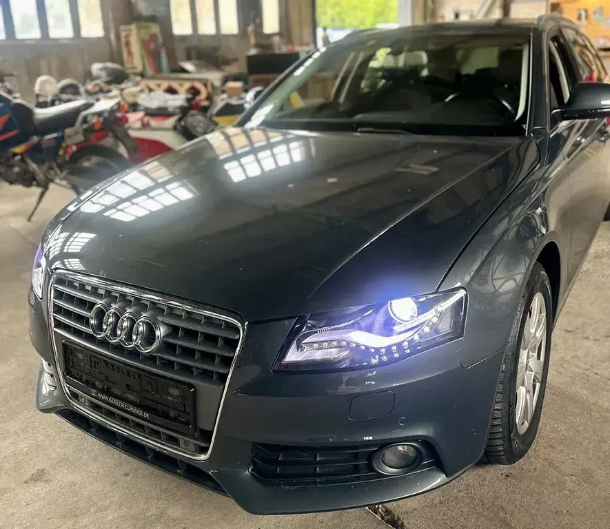 Gebraucht Audi A4 Ambiente 160 PS (117 kW) 2009 Grau Kombi