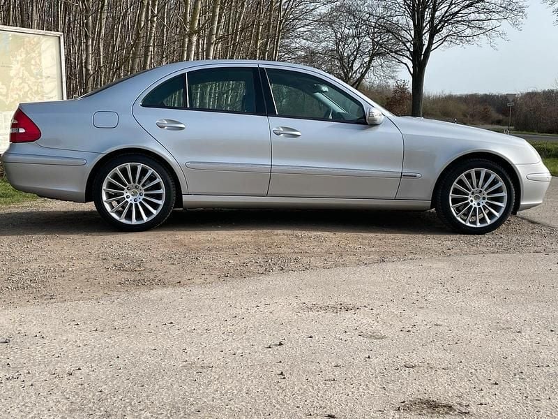 Gebraucht Mercedes E320 224 PS (164 kW) 2002 Silber Limousine