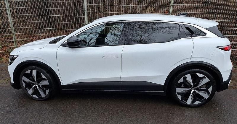 Gebraucht Renault Megane E-Tech Komfort 160 kW (218 PS) 2022 Weiß Limousine