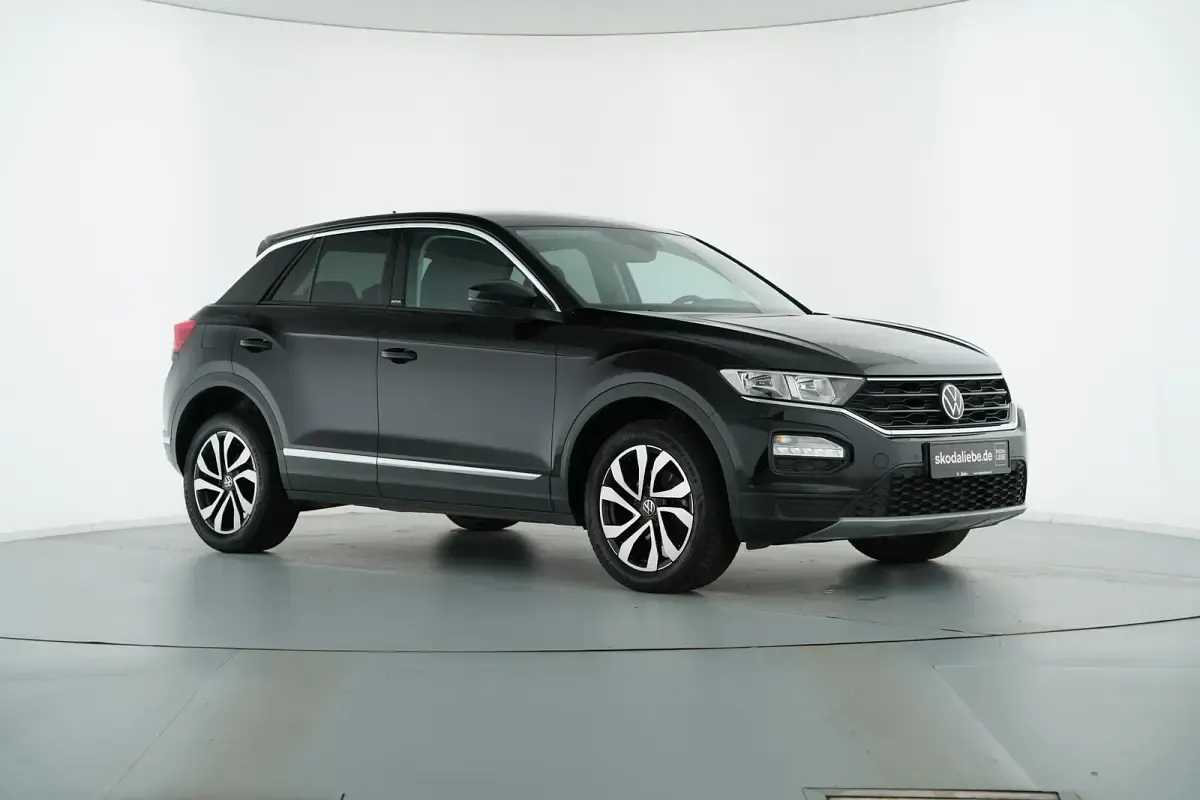 Gebraucht VW T-Roc Active 110 PS (80 kW) 2021 Deep black perleffekt SUV