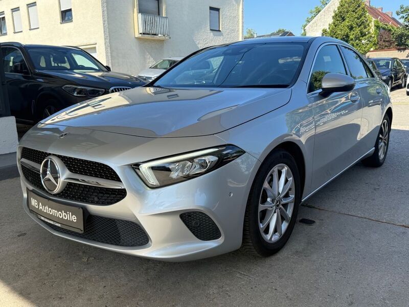Iridiumsilber Gebraucht 2020 Mercedes A200 Limousine | 23.490 € (Fairer Preis) - Bild 1/4