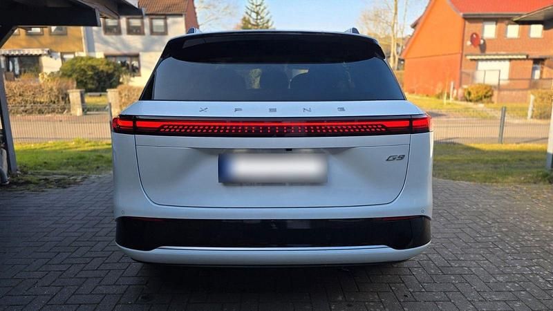 Gebraucht XPENG G9 230 kW (313 PS) 2024 Weiß SUV