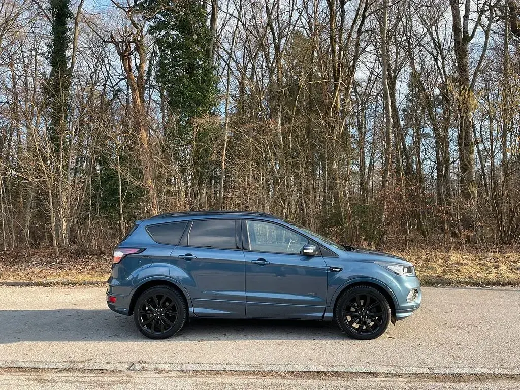 Gebraucht Ford Kuga ST-Line 179 PS (131 kW) 2018 Blau SUV