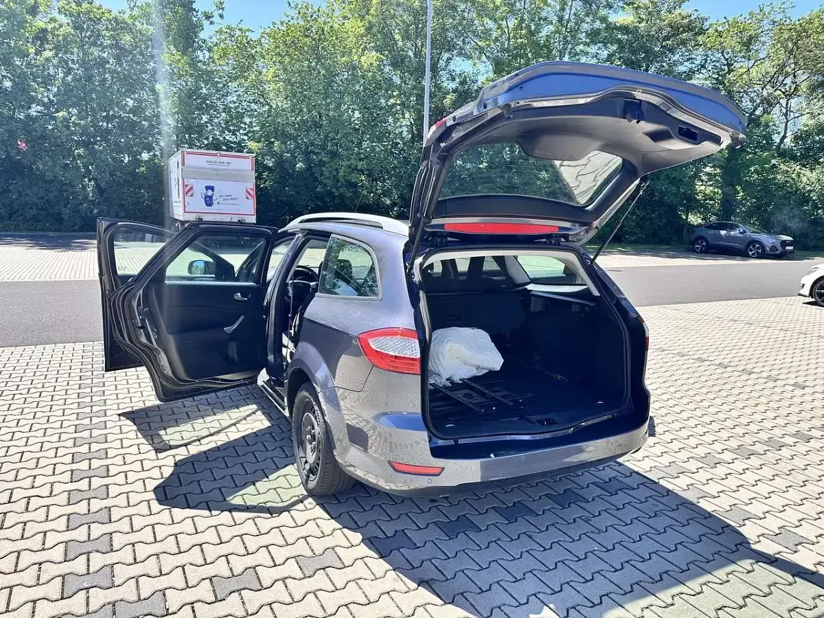 Gebraucht Ford Mondeo Ambiente 125 PS (91 kW) 2009 Kombi