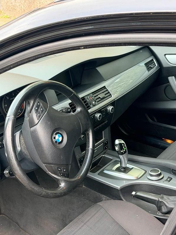 Gebraucht BMW 525 197 PS (144 kW) 2007 Kombi