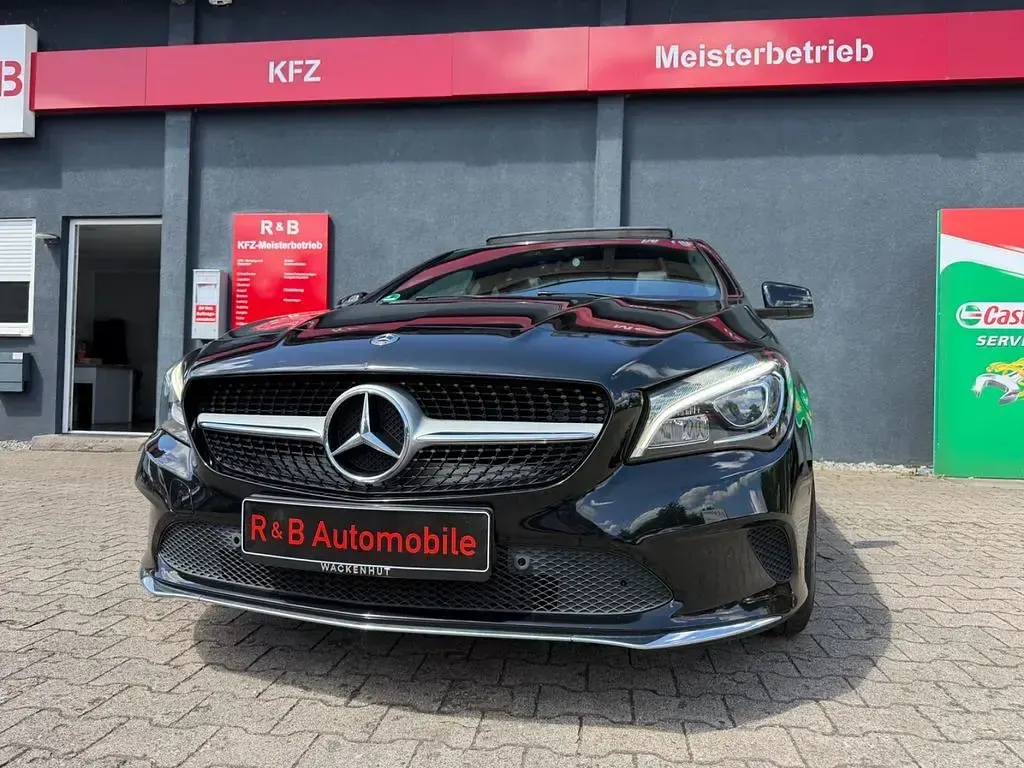 Gebraucht Mercedes CLA250 211 PS (155 kW) 2019 Schwarz Coupé