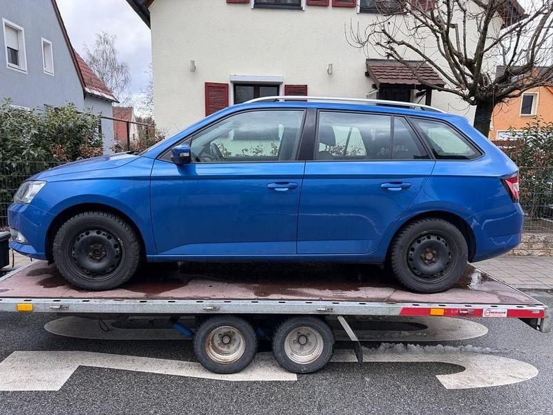 Gebraucht Skoda Fabia Ambition 110 PS (80 kW) 2018 Blau Kombi