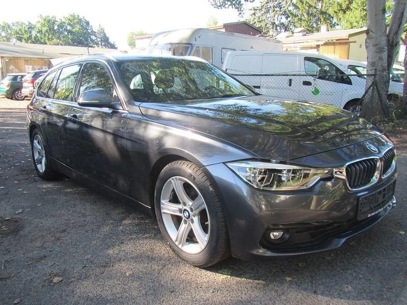 Gebraucht BMW 320 Sport Line 184 PS (135 kW) 2019 Grau Kombi