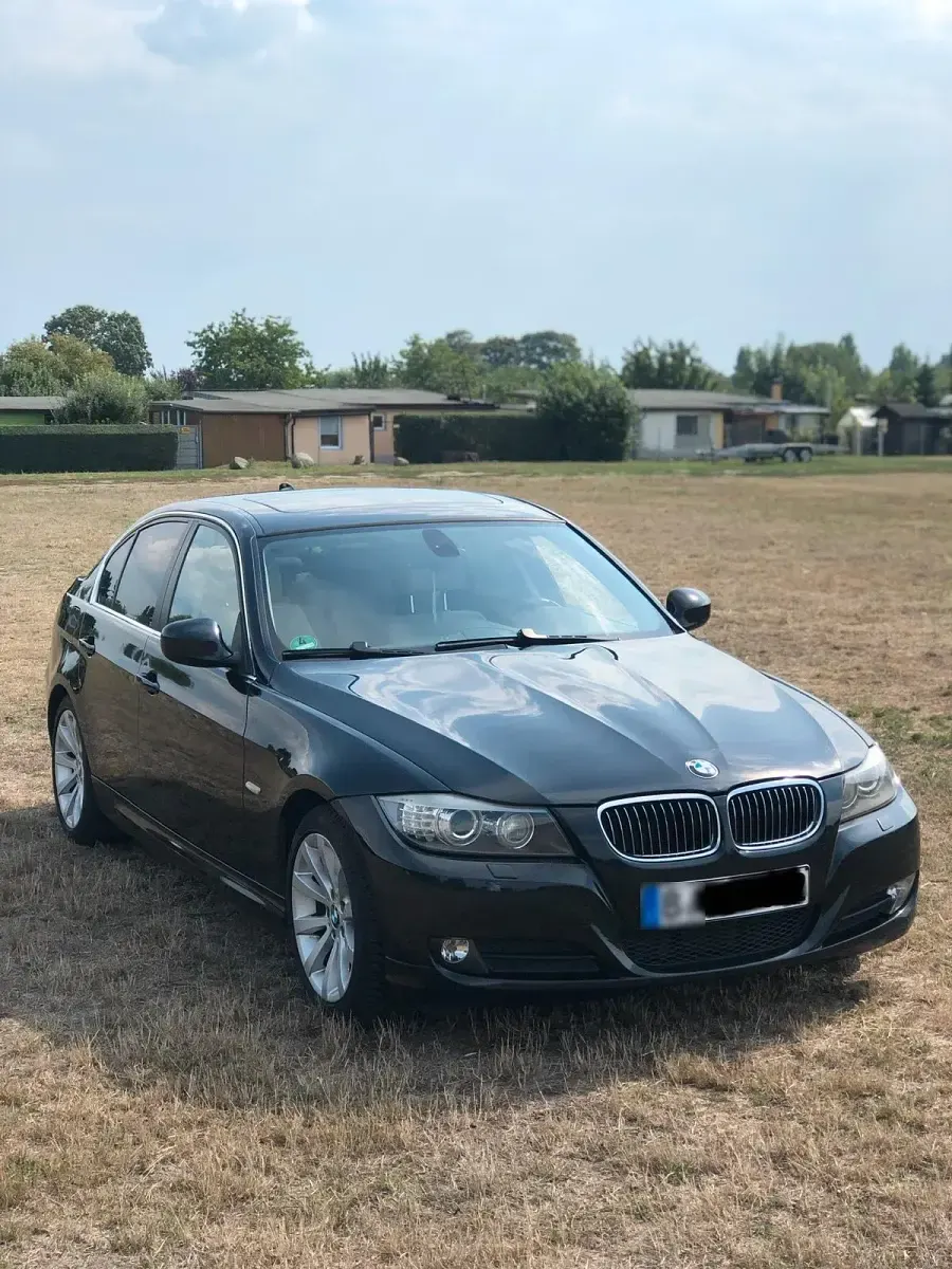 Gebraucht BMW 330 245 PS (180 kW) 2009 Schwarz Limousine