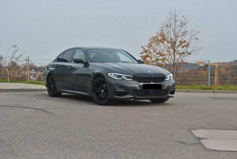 Grau Gebraucht 2020 BMW 320 M Sport Limousine | 32.000 € (Fairer Preis) - Bild 1/4