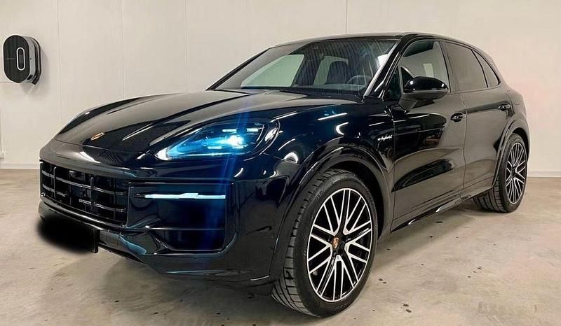 Gebraucht Porsche Cayenne Sport 305 PS (224 kW) 2024 Chromitschwarz SUV