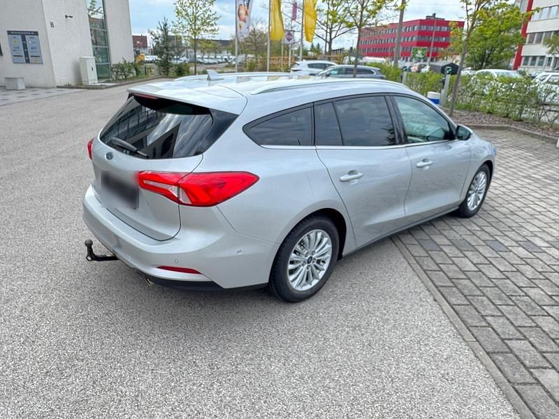 Gebraucht Ford Focus 120 PS (88 kW) 2019 Silber Kombi