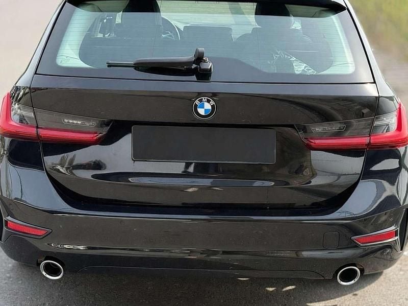 Gebraucht BMW 320 Sport Line 190 PS (139 kW) 2021 Schwarz Kombi