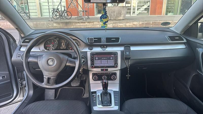 Gebraucht VW Passat 140 PS (102 kW) 2014 Grau Kombi