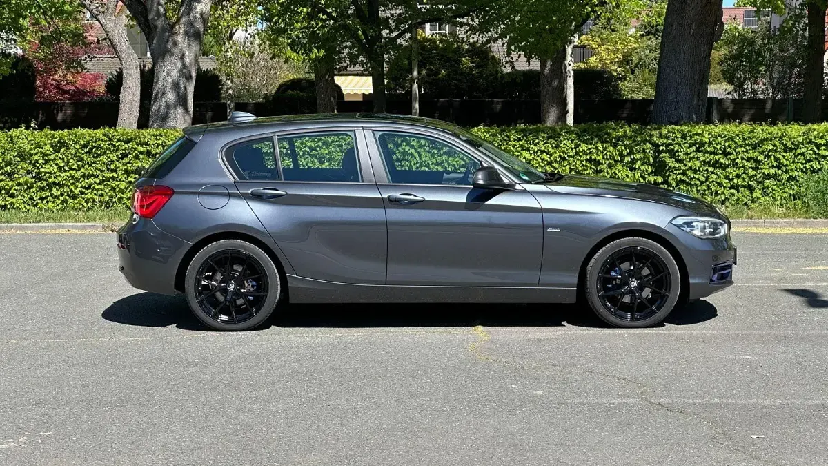 Gebraucht BMW 116 Sport Line 116 PS (85 kW) 2016 Grau Kleinwagen