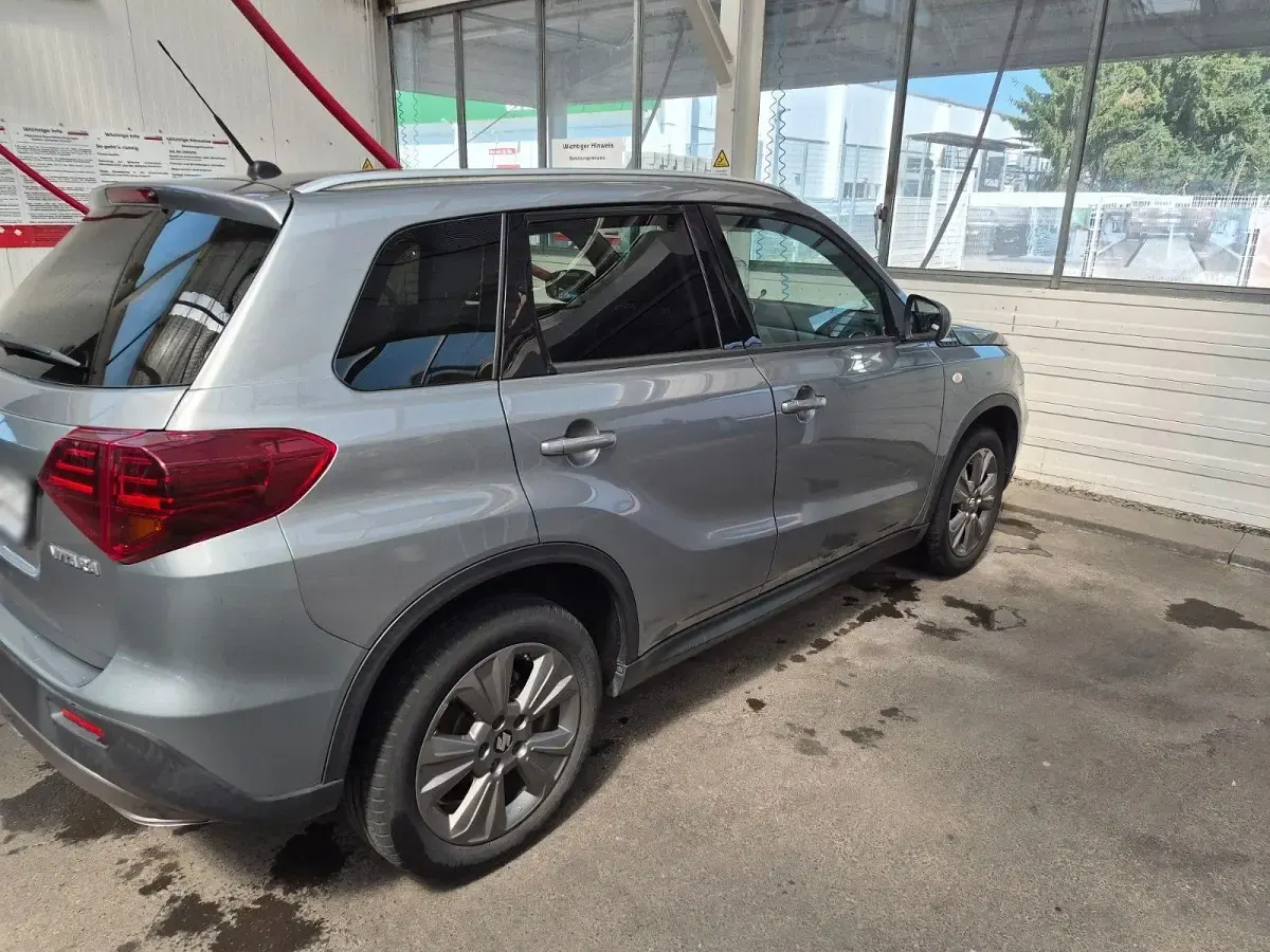 Gebraucht Suzuki Vitara Comfort 129 PS (94 kW) 2020 Grau SUV