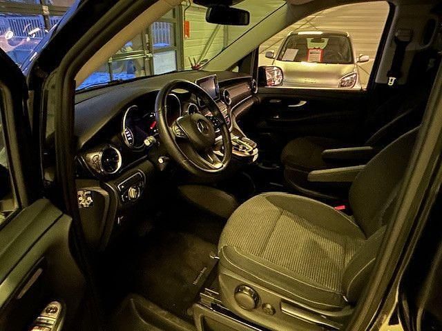 Gebraucht Mercedes V220 163 PS (119 kW) 2019 Schwarz Van / Kleinbus