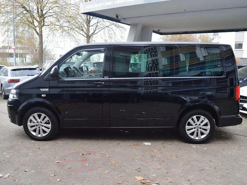 Second-hand VW Multivan Match 179 CP (131 kW) 2012 Negru Monovolum