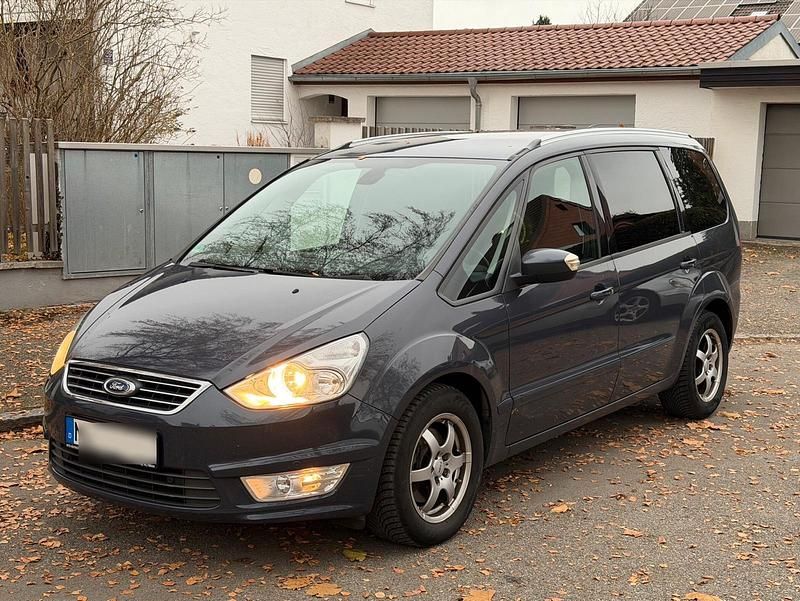 Grau Gebraucht 2014 Ford Galaxy Van / Kleinbus | 6.900 € (Guter Preis) - Bild 1/4