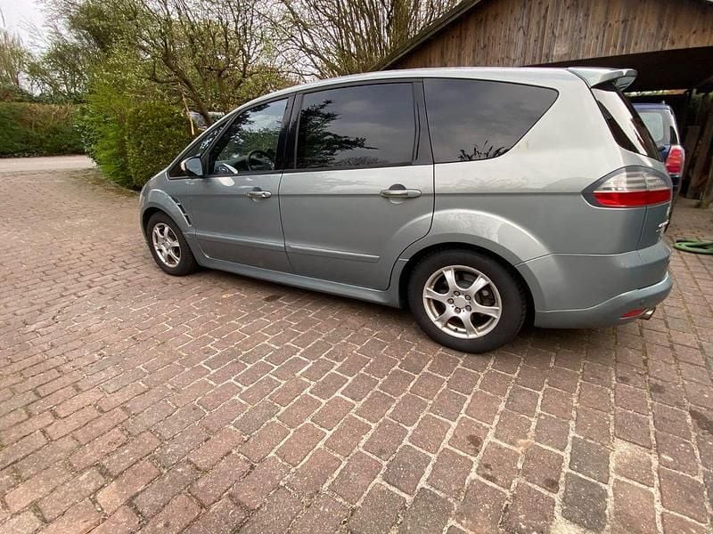 Gebraucht Ford S-MAX Titanium S 175 PS (128 kW) 2009 Silber Van / Kleinbus