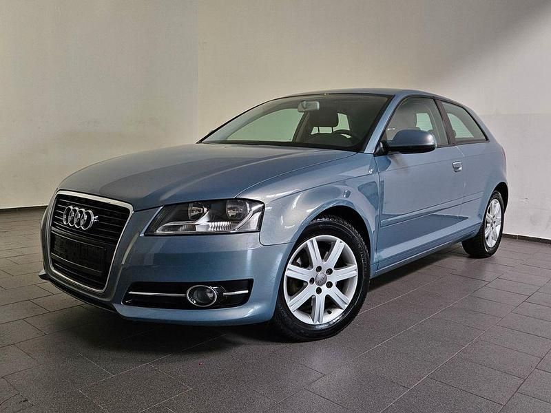 Gebraucht Audi A3 Ambiente 125 PS (91 kW) 2010 Blau Kleinwagen