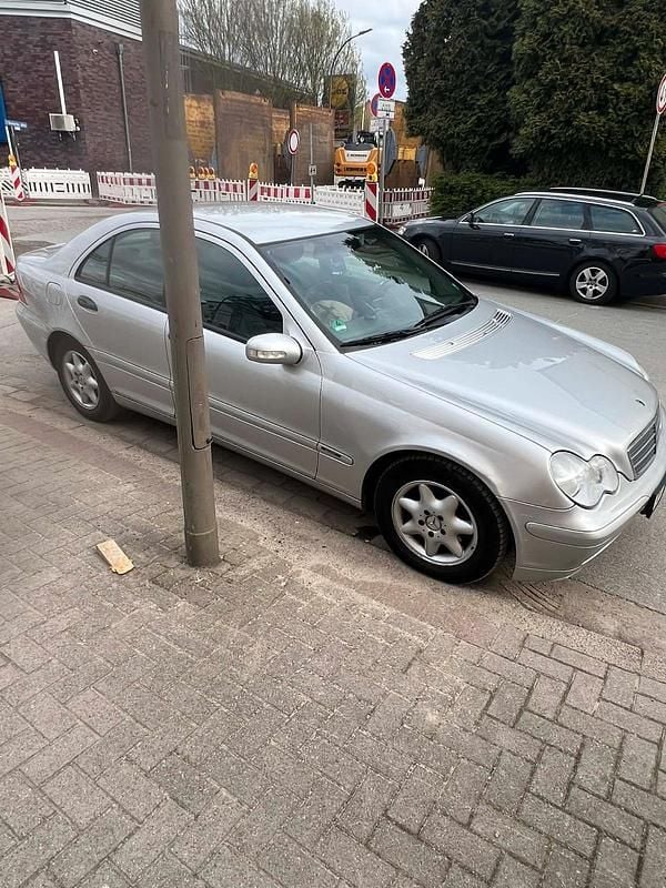 Gebraucht Mercedes C200 143 PS (105 kW) 2003 Weiß Kleinwagen
