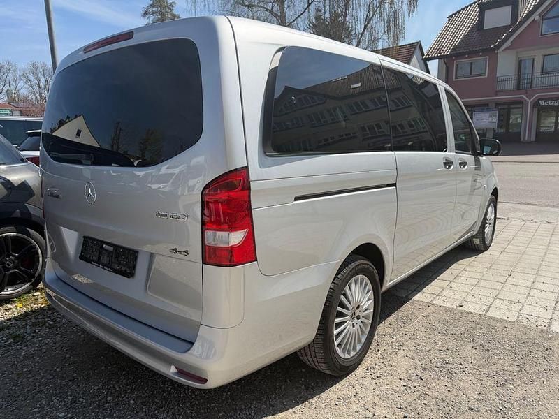 Gebraucht Mercedes Vito 190 PS (139 kW) 2022 Silber Van