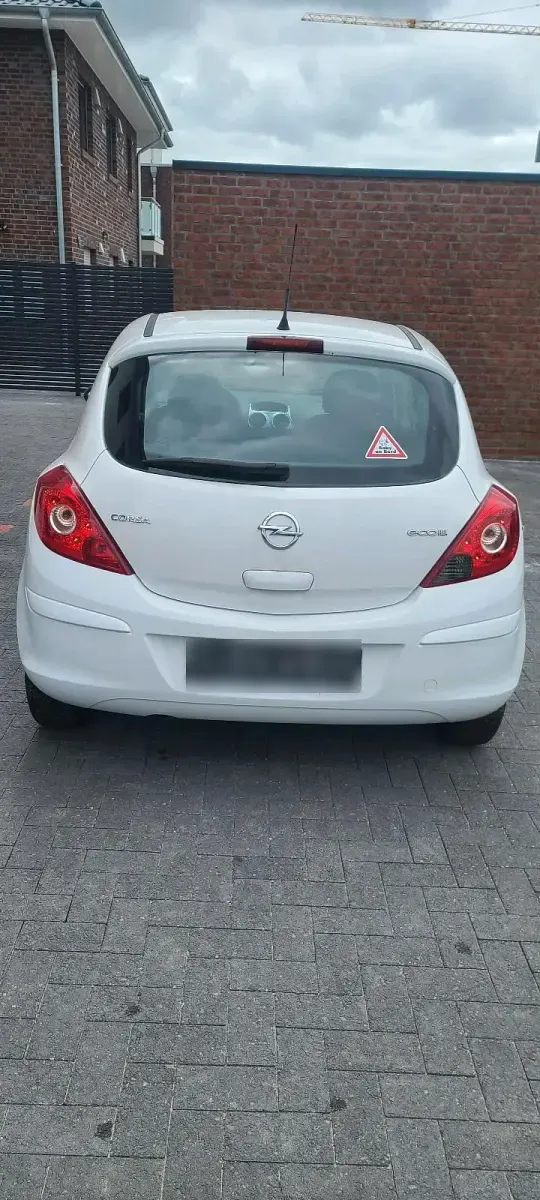 Gebraucht Opel Corsa 69 PS (50 kW) 2013 Weiß Kleinwagen