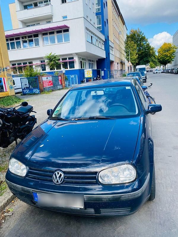 Blau Gebraucht 2000 VW Golf IV Kleinwagen | 1.000 € (Guter Preis) - Bild 1/3