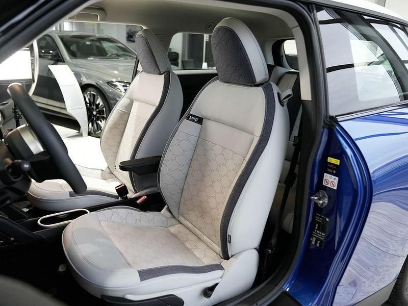 Gebraucht Mini Cooper Classic 135 kW (184 PS) 2024 Blau Kleinwagen