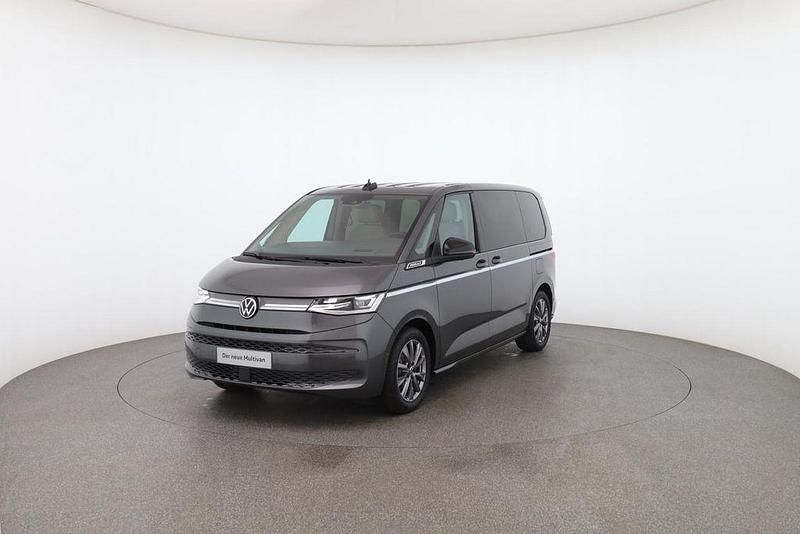 Usata VW Multivan Style 150 CV (110 kW) 2024 Grigio Monovolume