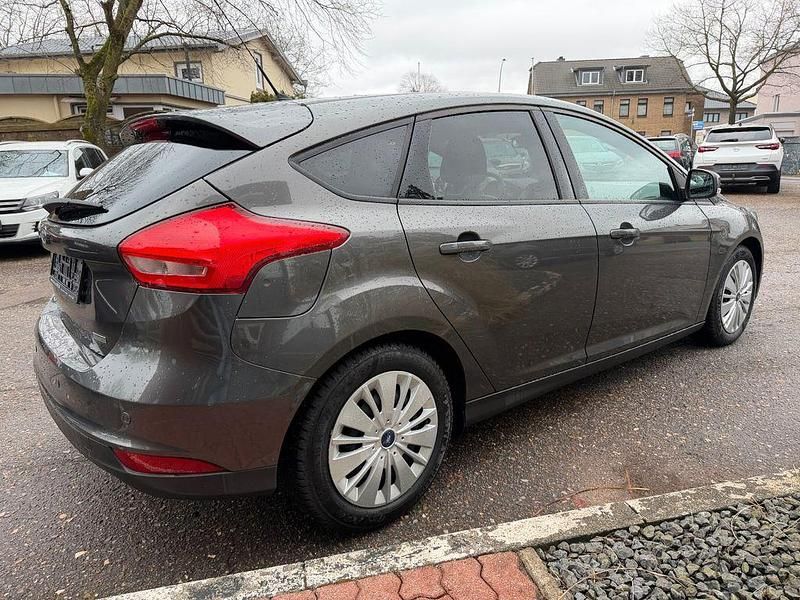 Gebraucht Ford Focus Business Edition 101 PS (74 kW) 2016 Limousine