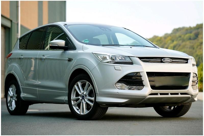 Gebraucht Ford Kuga Individual 150 PS (110 kW) 2016 Silber SUV